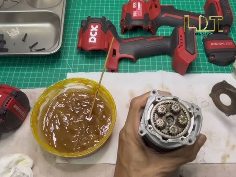 How to replace lubricant in a drilling machine