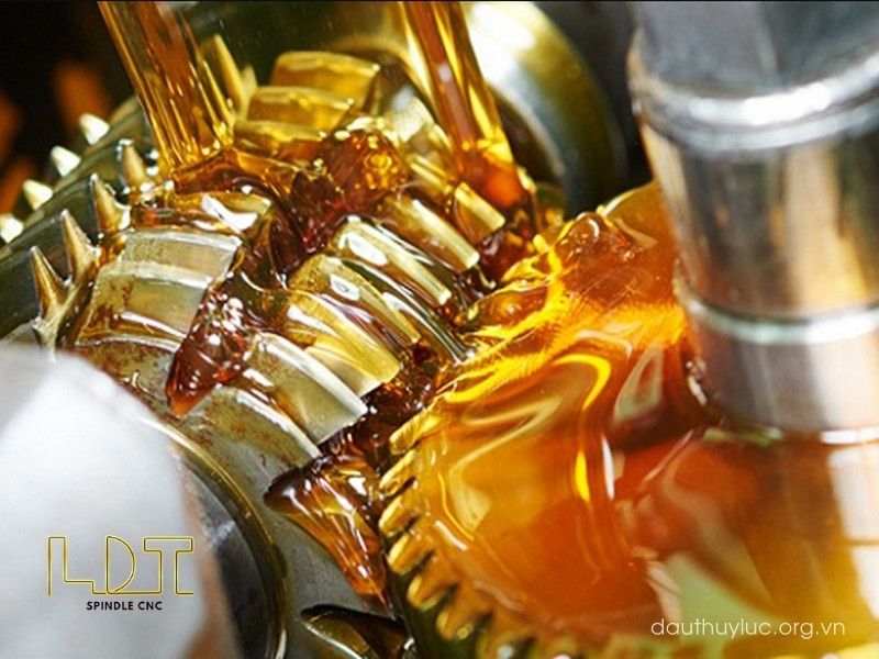 Industrial lubricant types and how to use them